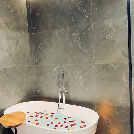 Luxe Aura * טיראנה